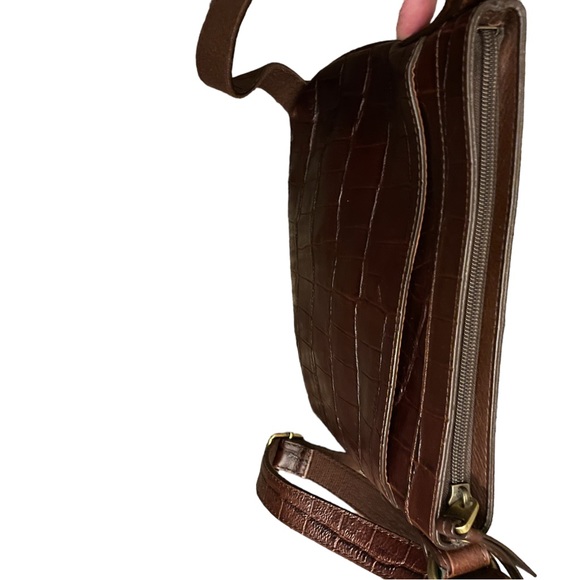 Fossil Alligator skin brown crossbody 10” x 9” - Picture 10 of 10
